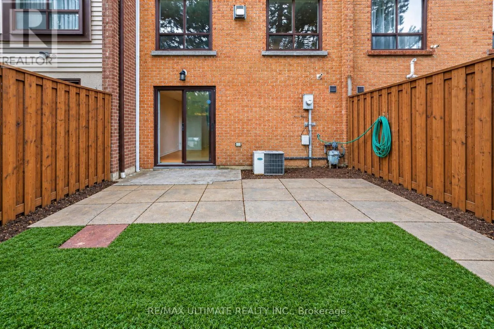 122 MOREGATE CRESCENT