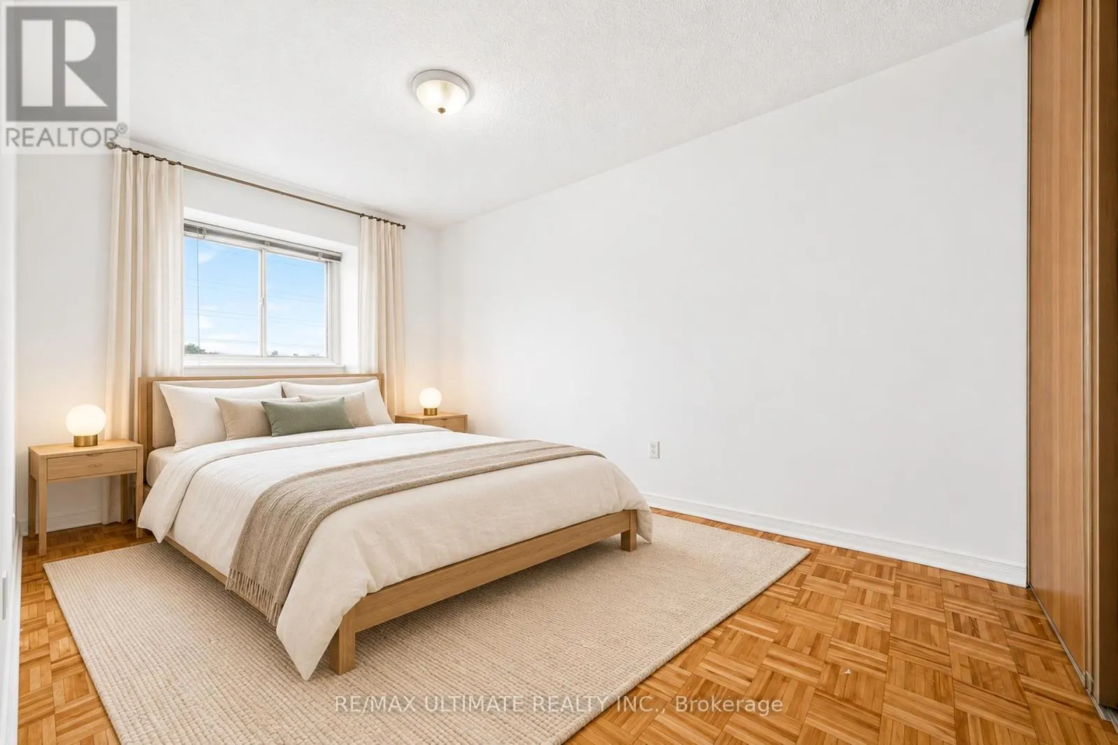 122 MOREGATE CRESCENT