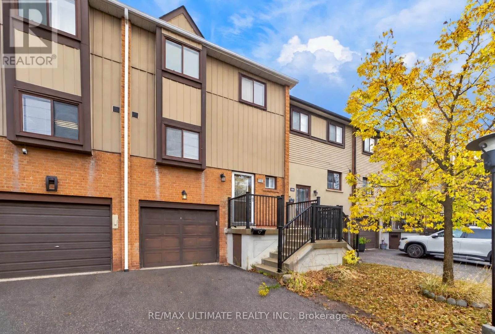 122 MOREGATE CRESCENT