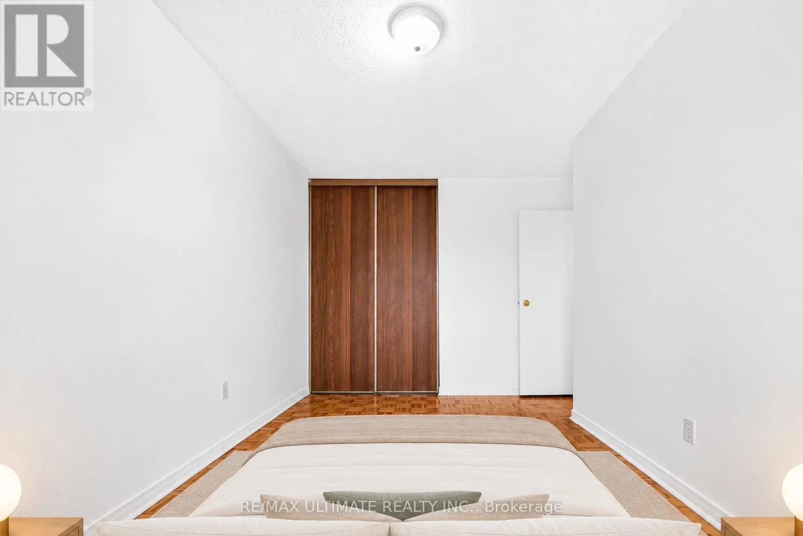 122 MOREGATE CRESCENT