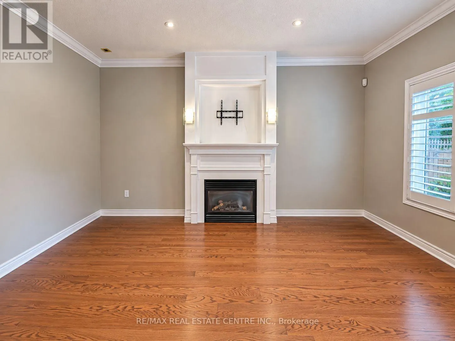 1302 RENFIELD DRIVE