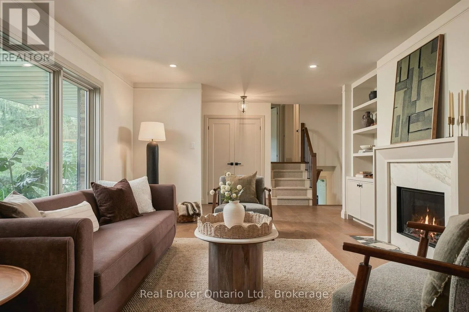 571 LEONARD COURT
