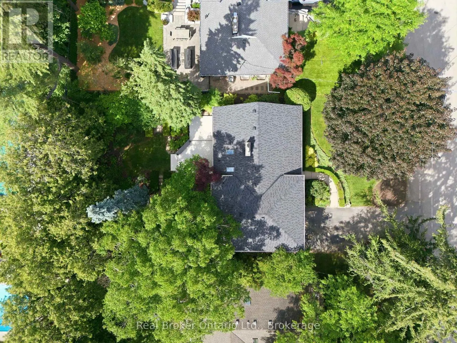 571 LEONARD COURT