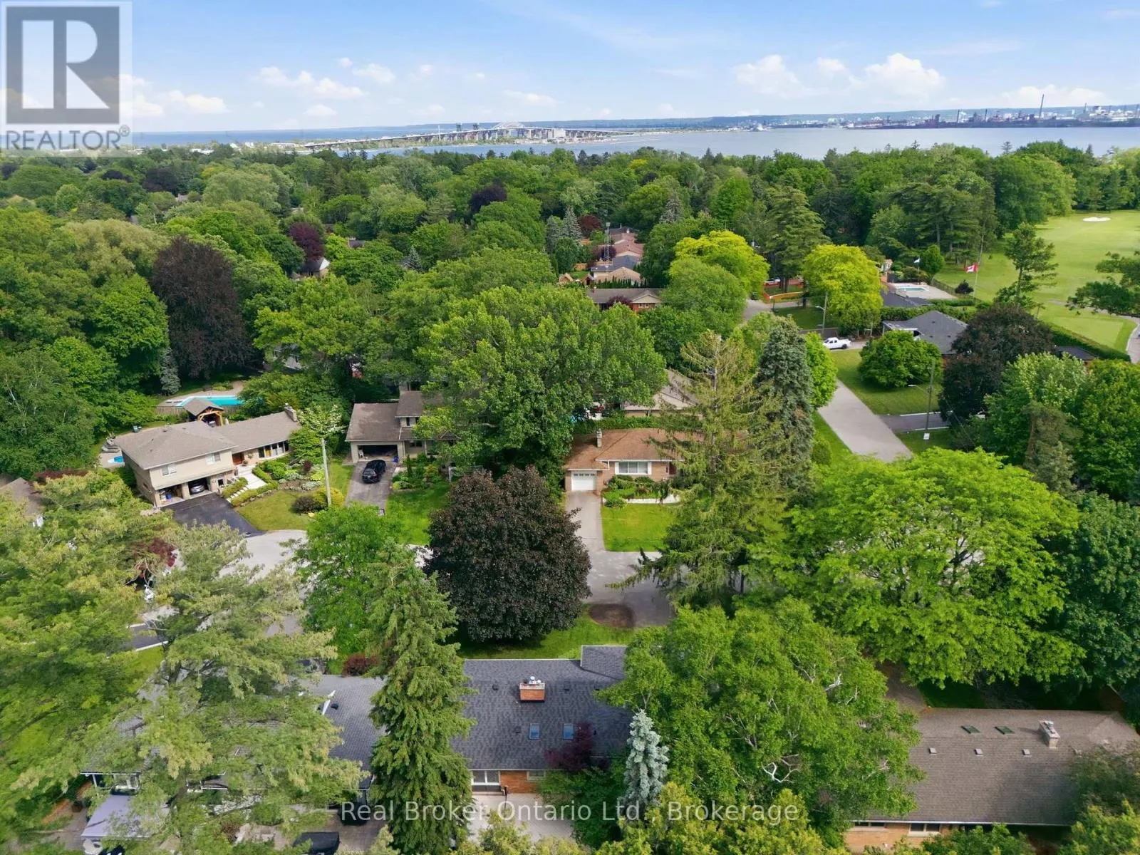 571 LEONARD COURT
