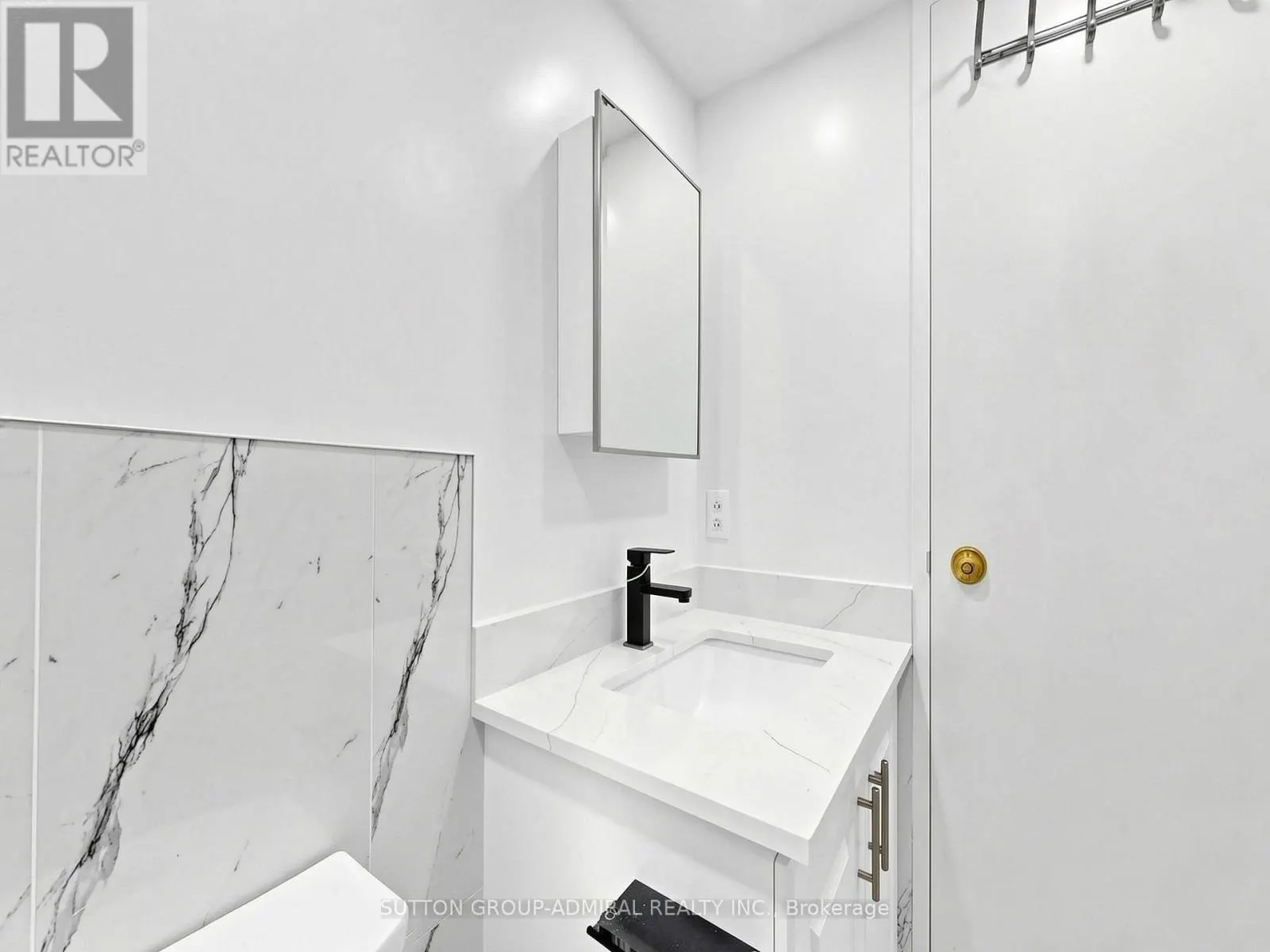 1108 - 2470 EGLINTON AVENUE