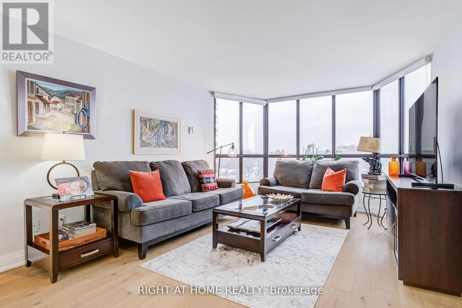 606 - 1333 BLOOR STREET E