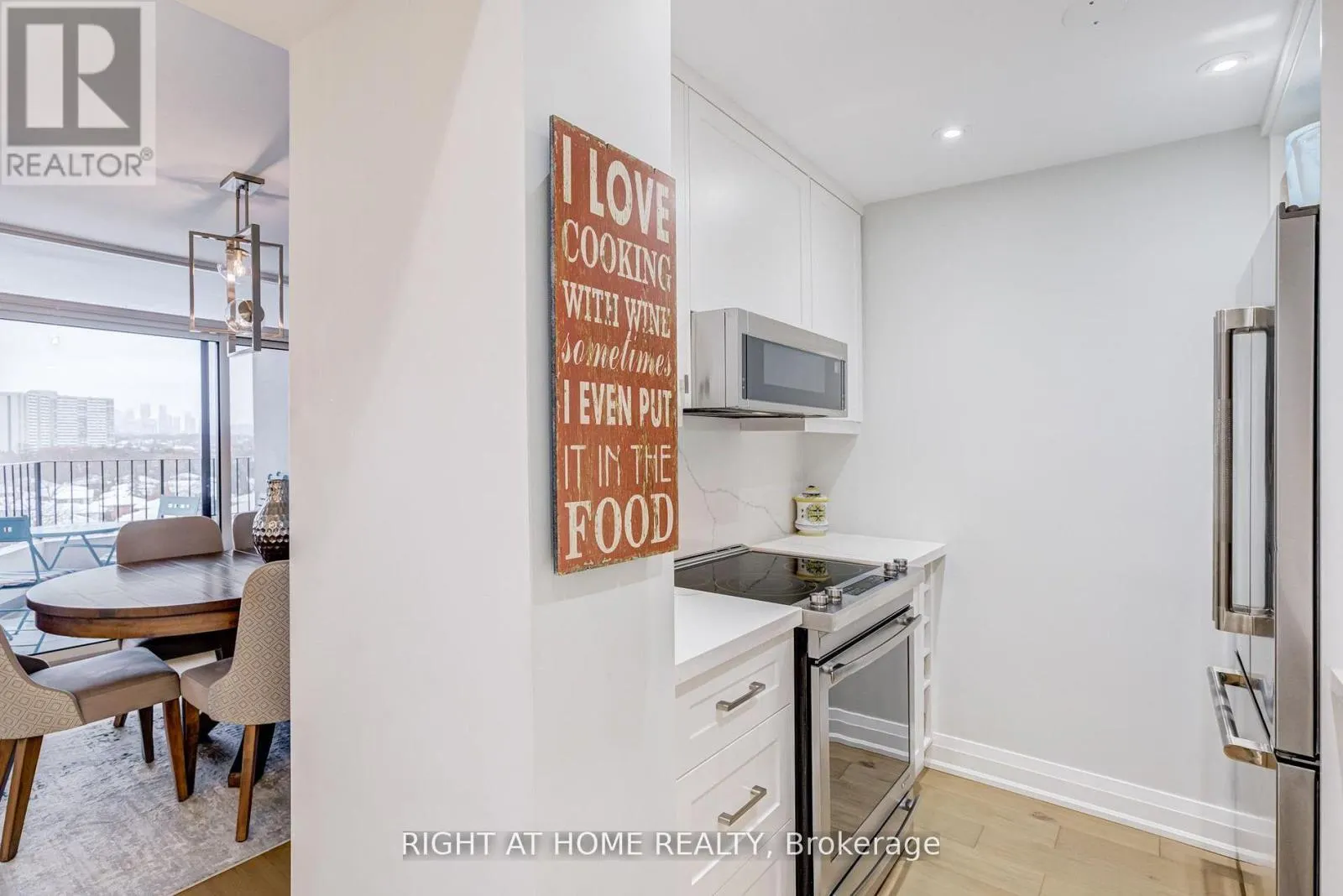 606 - 1333 BLOOR STREET E