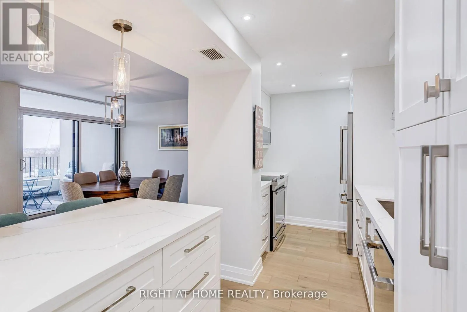 606 - 1333 BLOOR STREET E