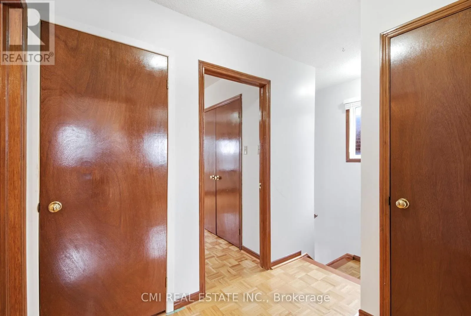 3 FOREST POINT DRIVE