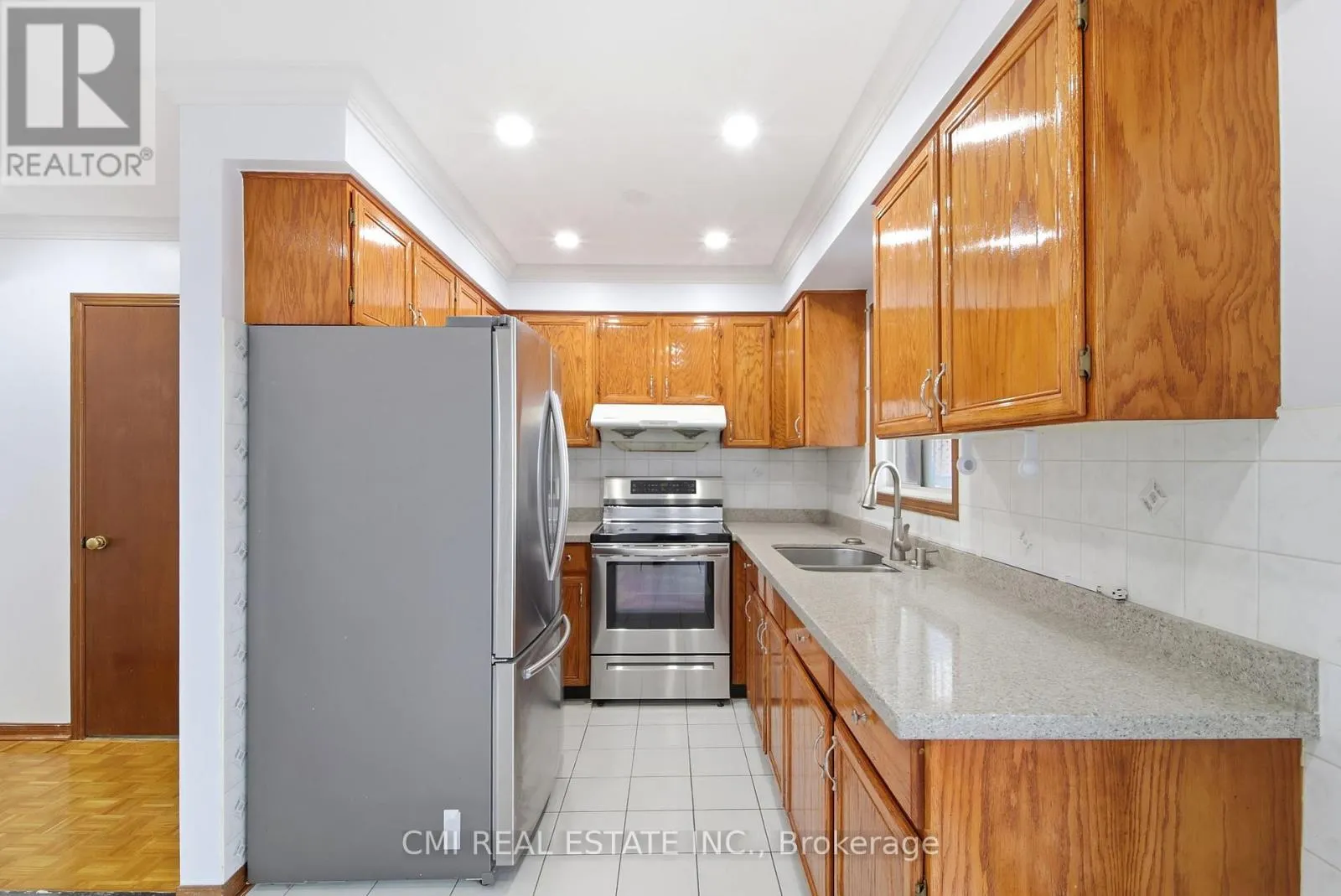 3 FOREST POINT DRIVE