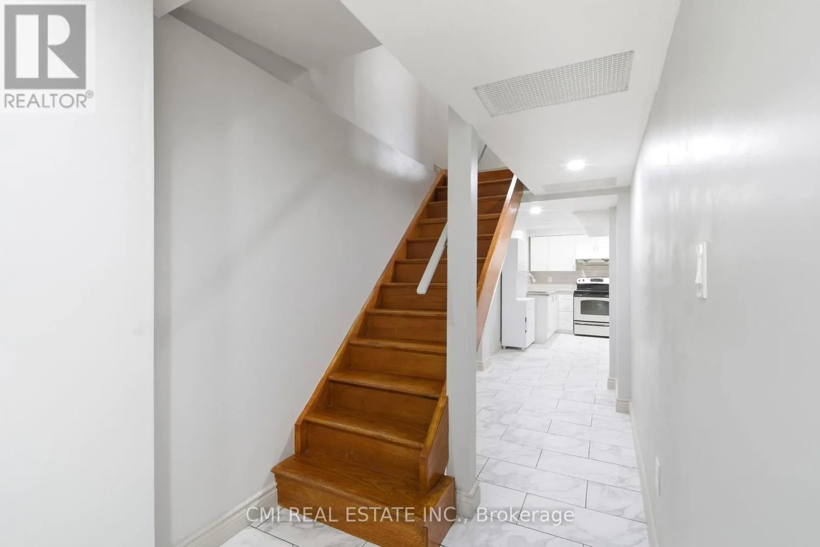 3 FOREST POINT DRIVE