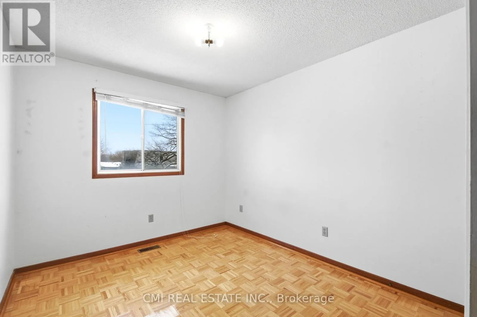 3 FOREST POINT DRIVE