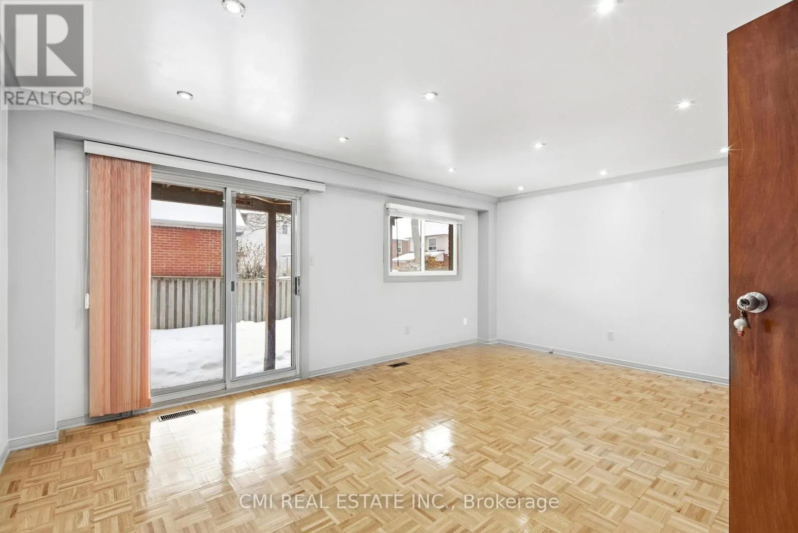 3 FOREST POINT DRIVE