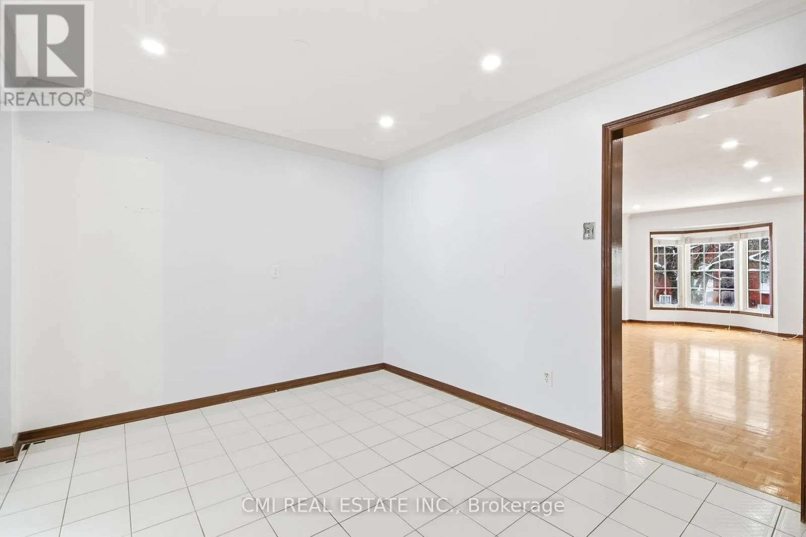 3 FOREST POINT DRIVE