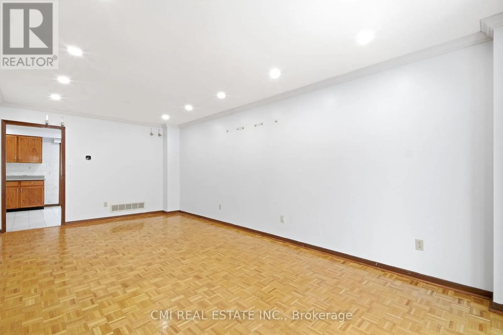 3 FOREST POINT DRIVE