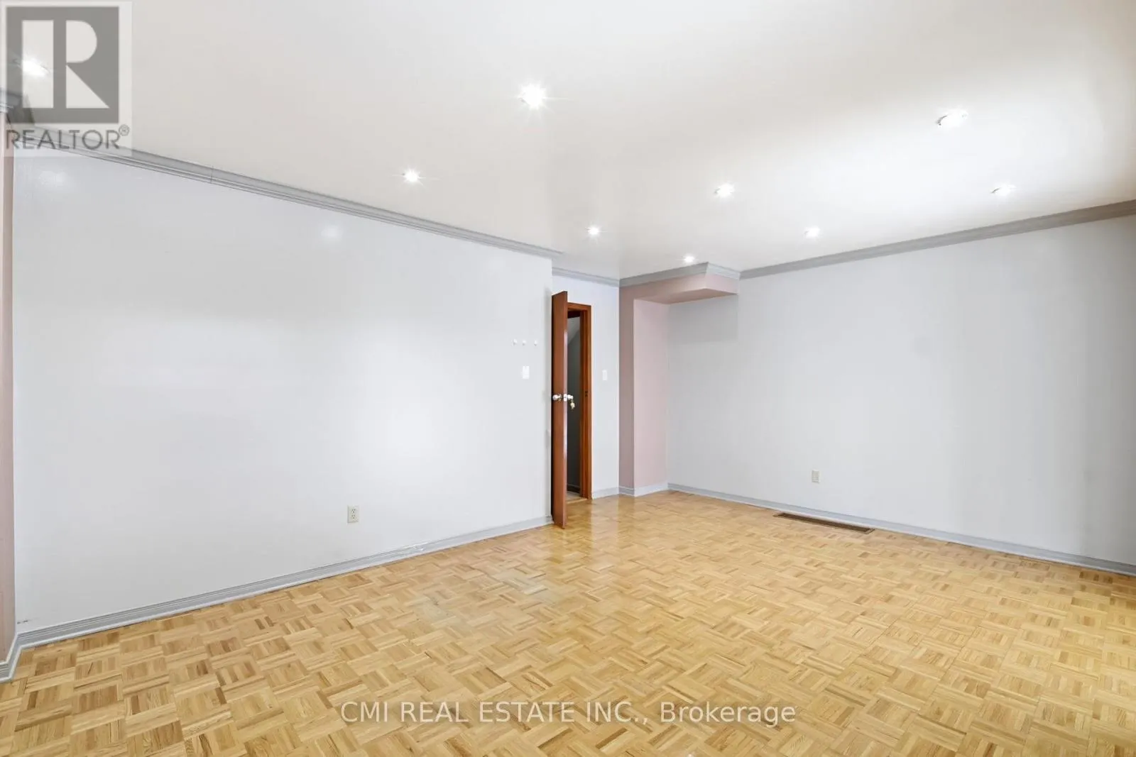 3 FOREST POINT DRIVE