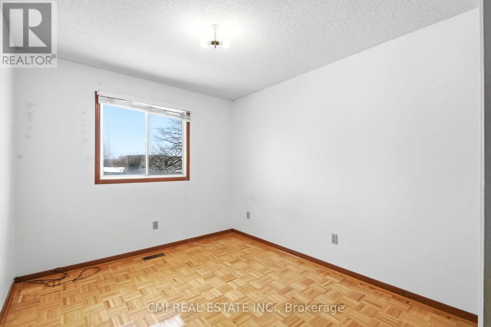 3 FOREST POINT DRIVE