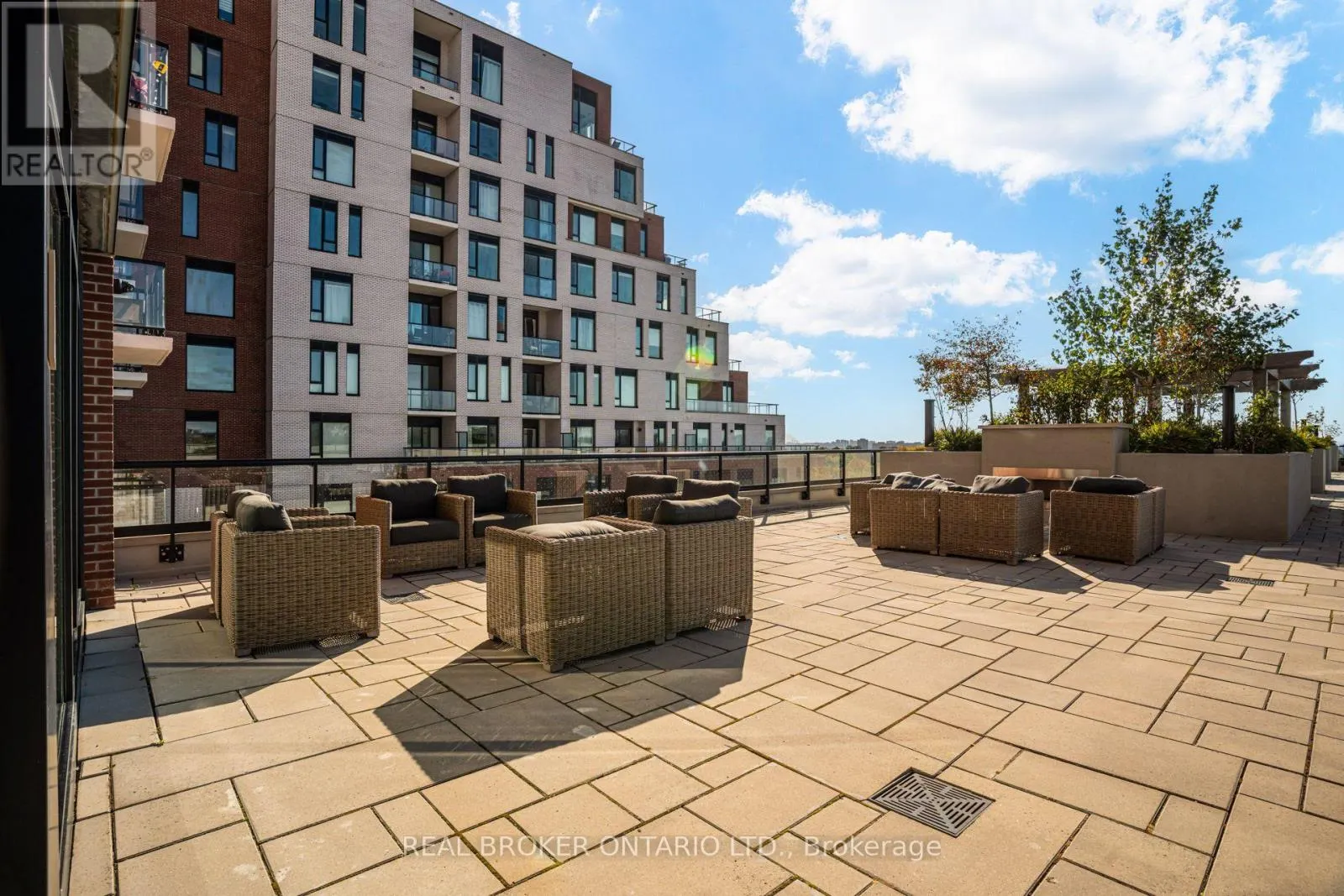 208 - 11 MARYPORT AVENUE