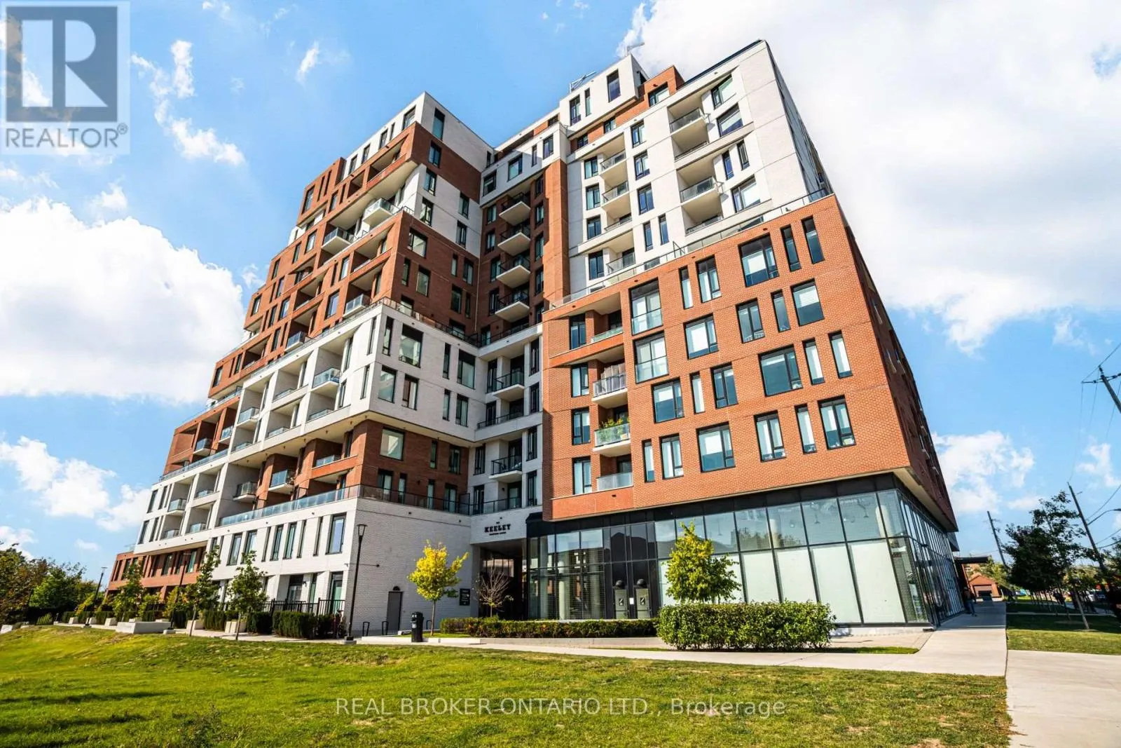 208 - 11 MARYPORT AVENUE