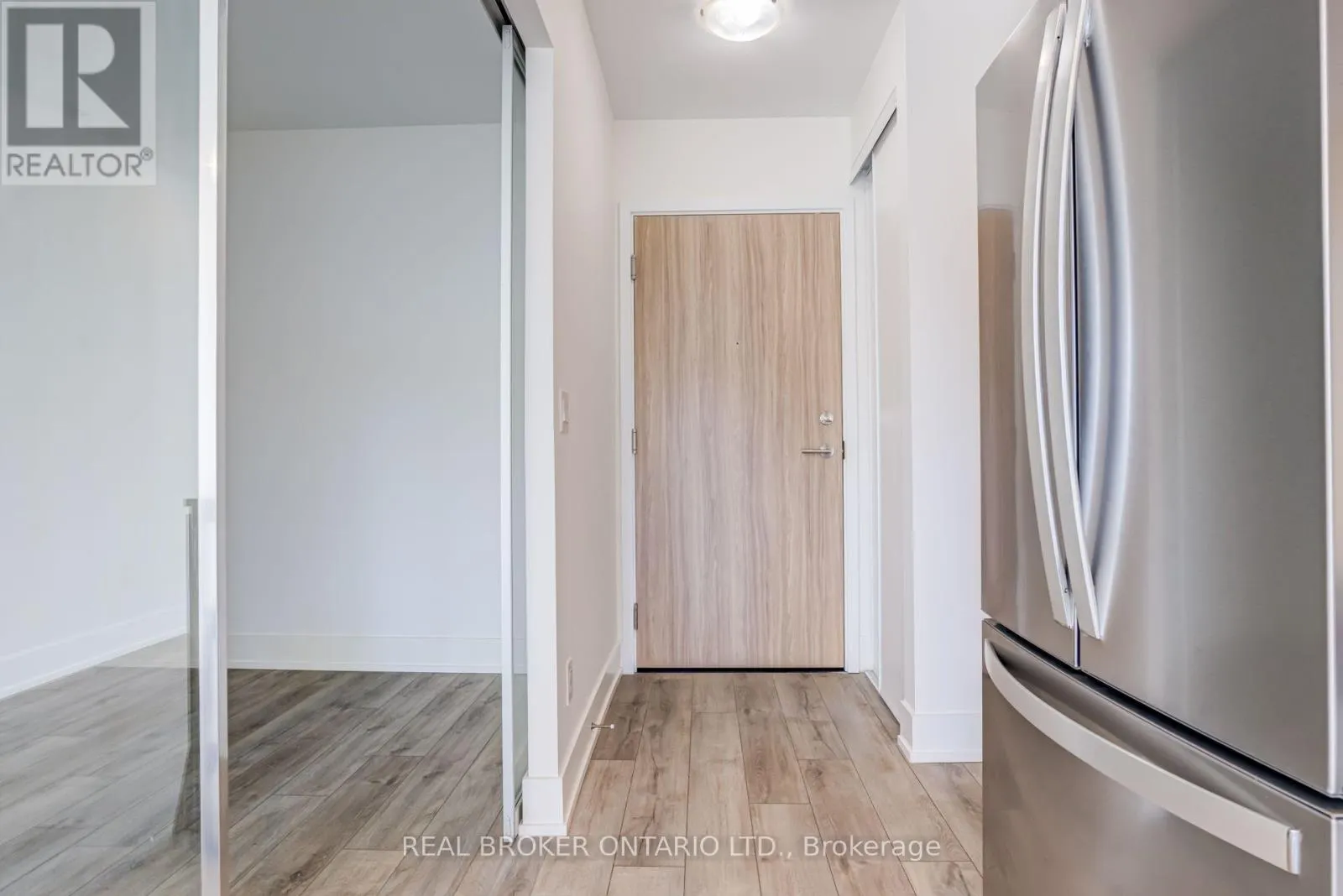 208 - 11 MARYPORT AVENUE
