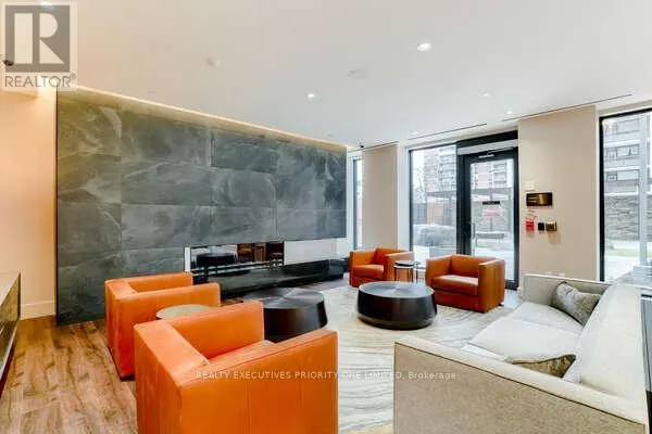 601 - 21 PARK STREET E