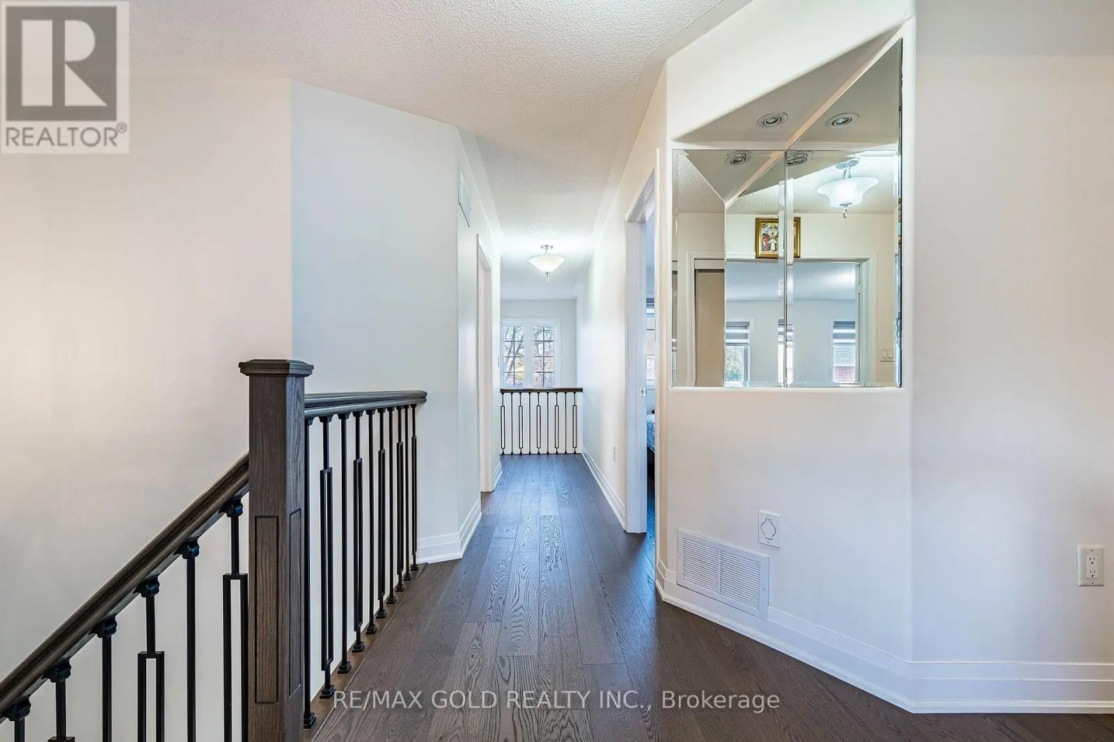 21 MISTYBROOK CRESCENT