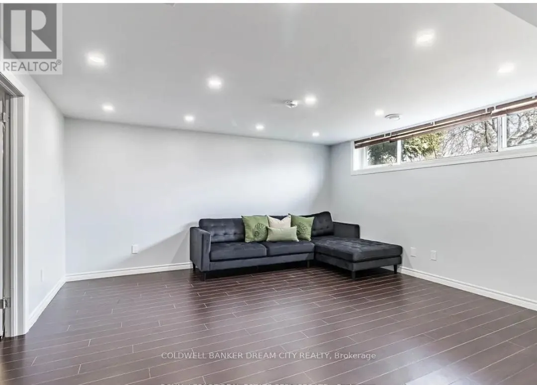 LOWER - 231 ELIZABETH STREET S