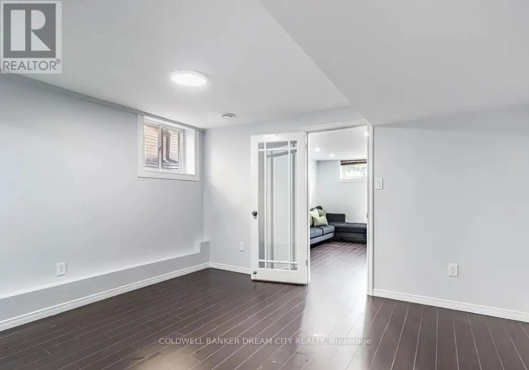 LOWER - 231 ELIZABETH STREET S