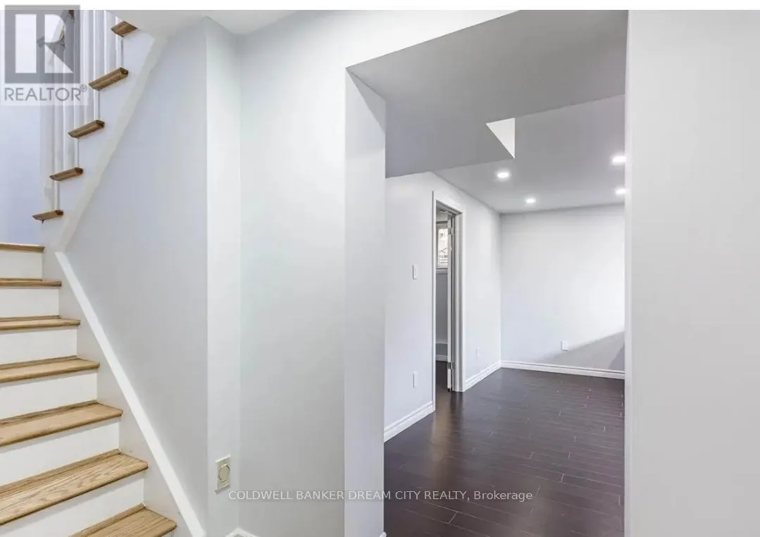 LOWER - 231 ELIZABETH STREET S