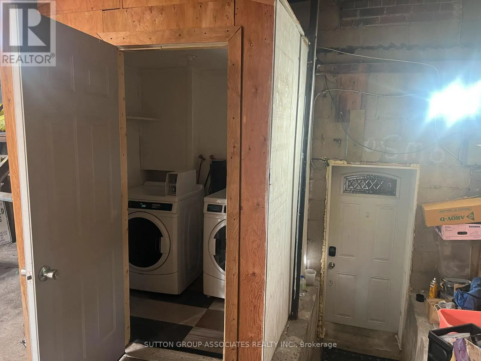 2595 EGLINTON AVENUE W