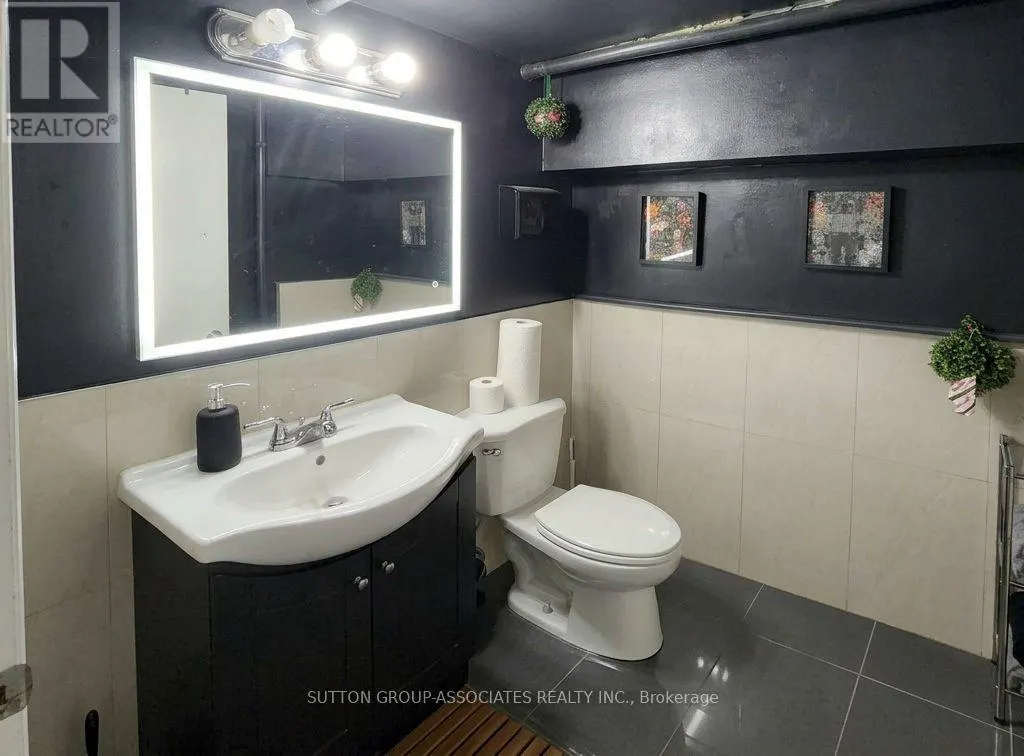 2595 EGLINTON AVENUE W