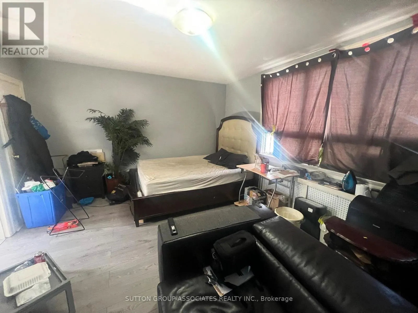 2595 EGLINTON AVENUE W