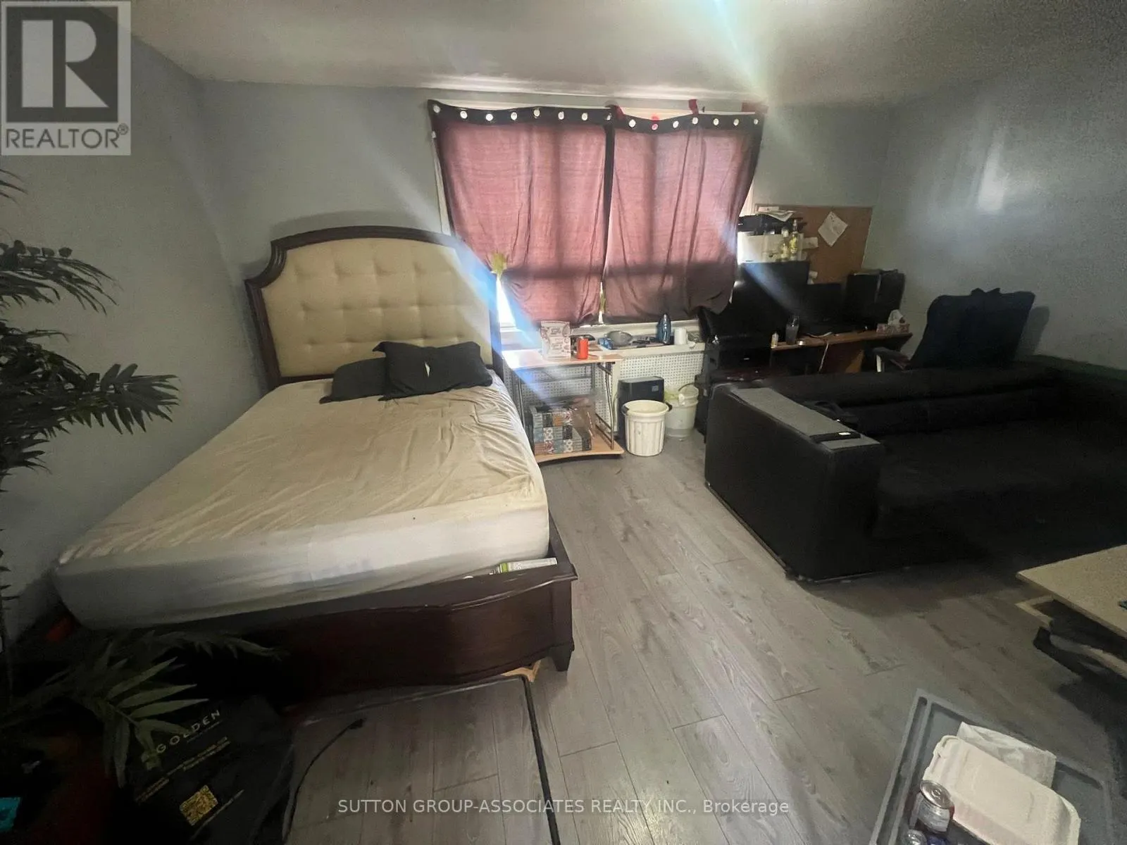 2595 EGLINTON AVENUE W