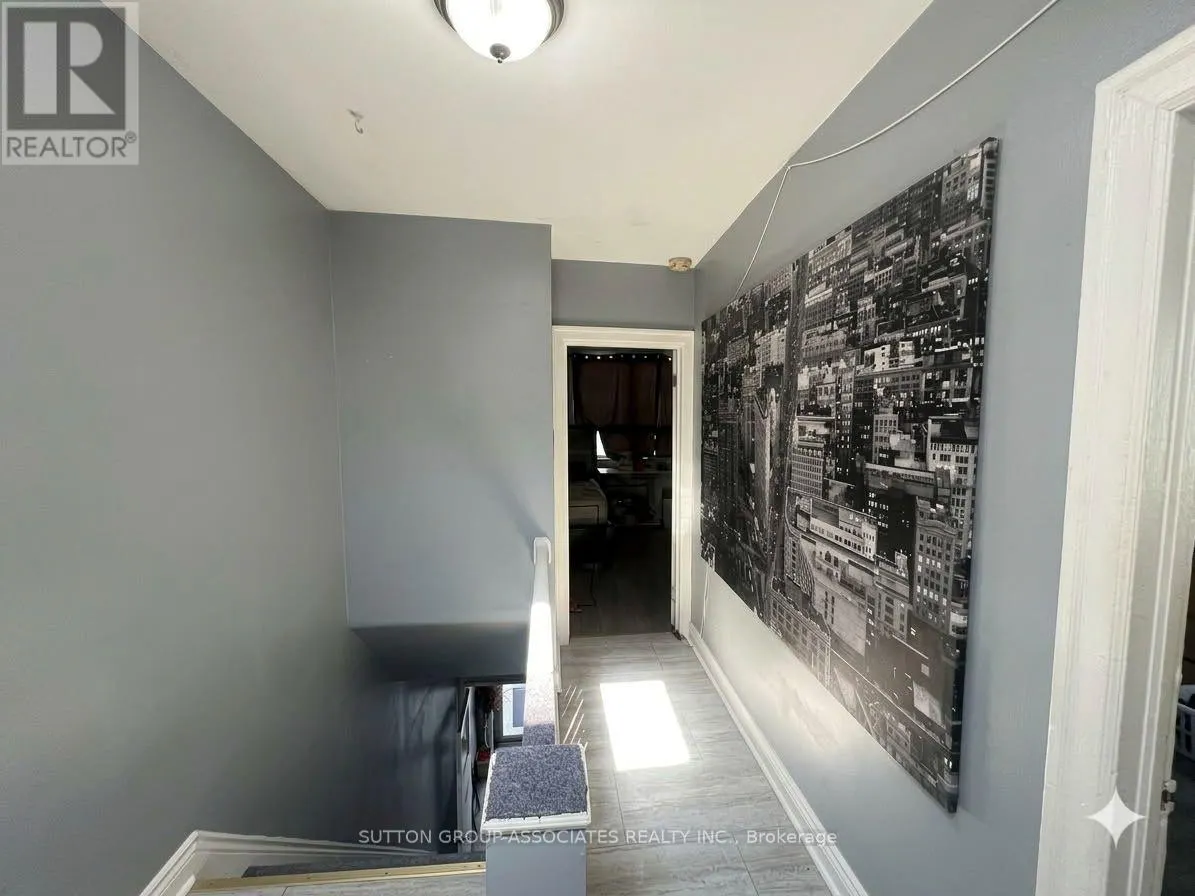 2595 EGLINTON AVENUE W