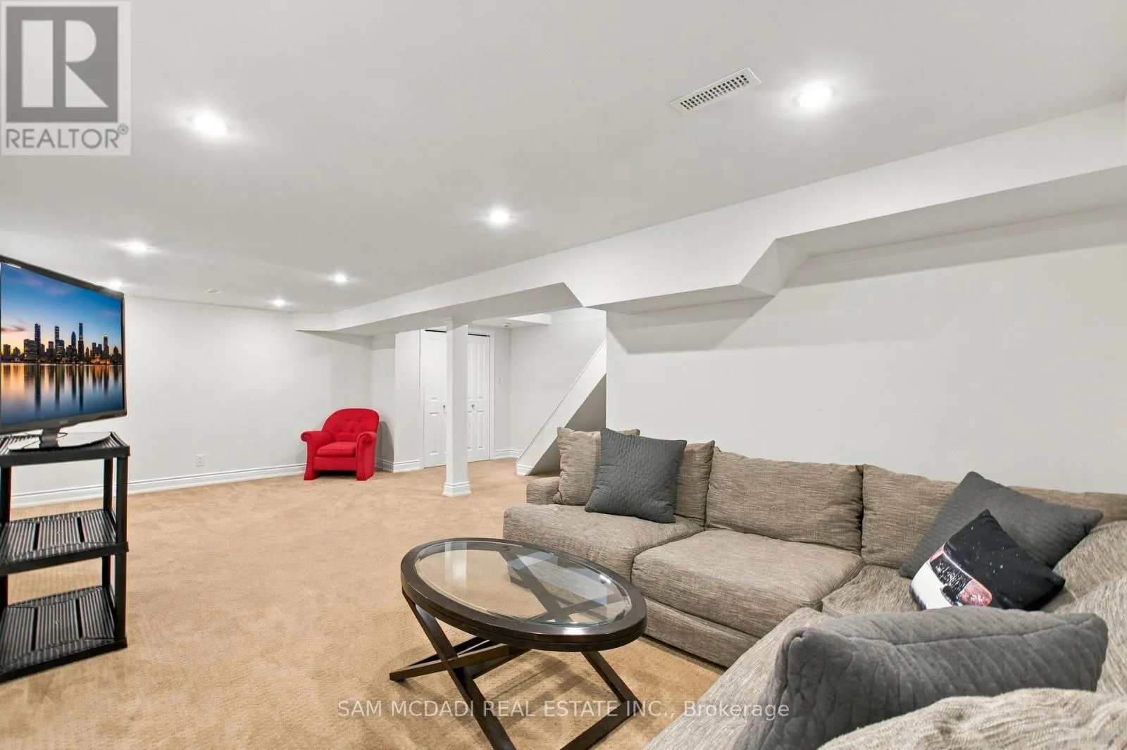 2528 FRANKFIELD ROAD