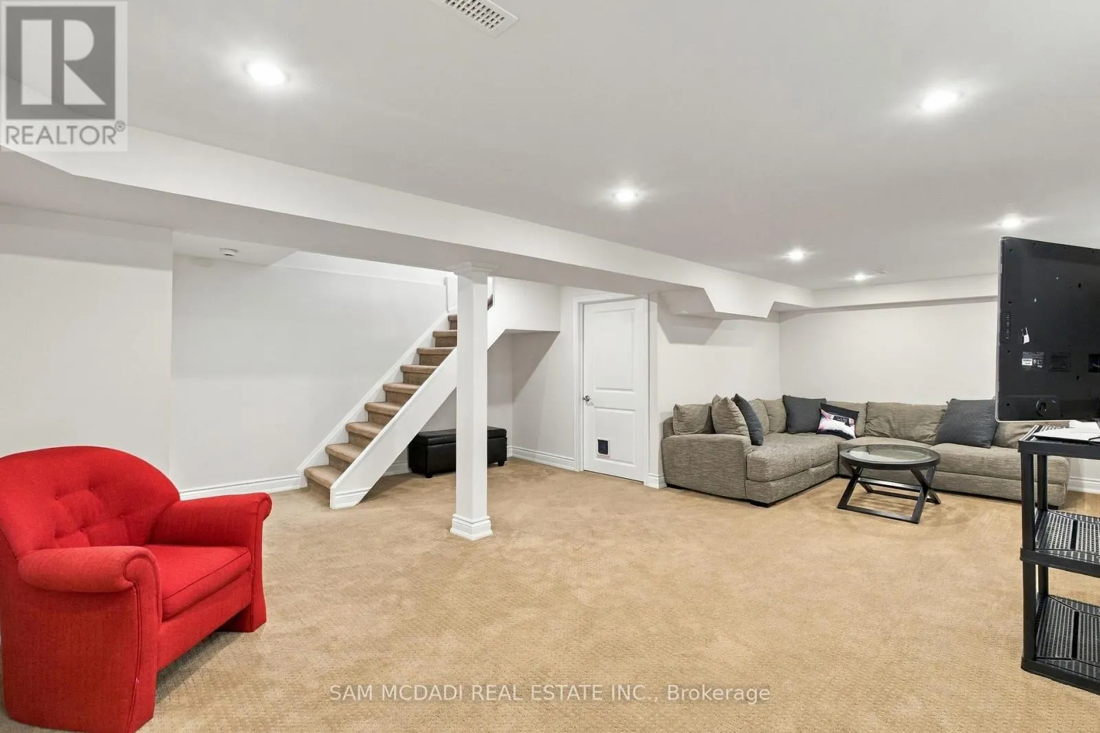 2528 FRANKFIELD ROAD