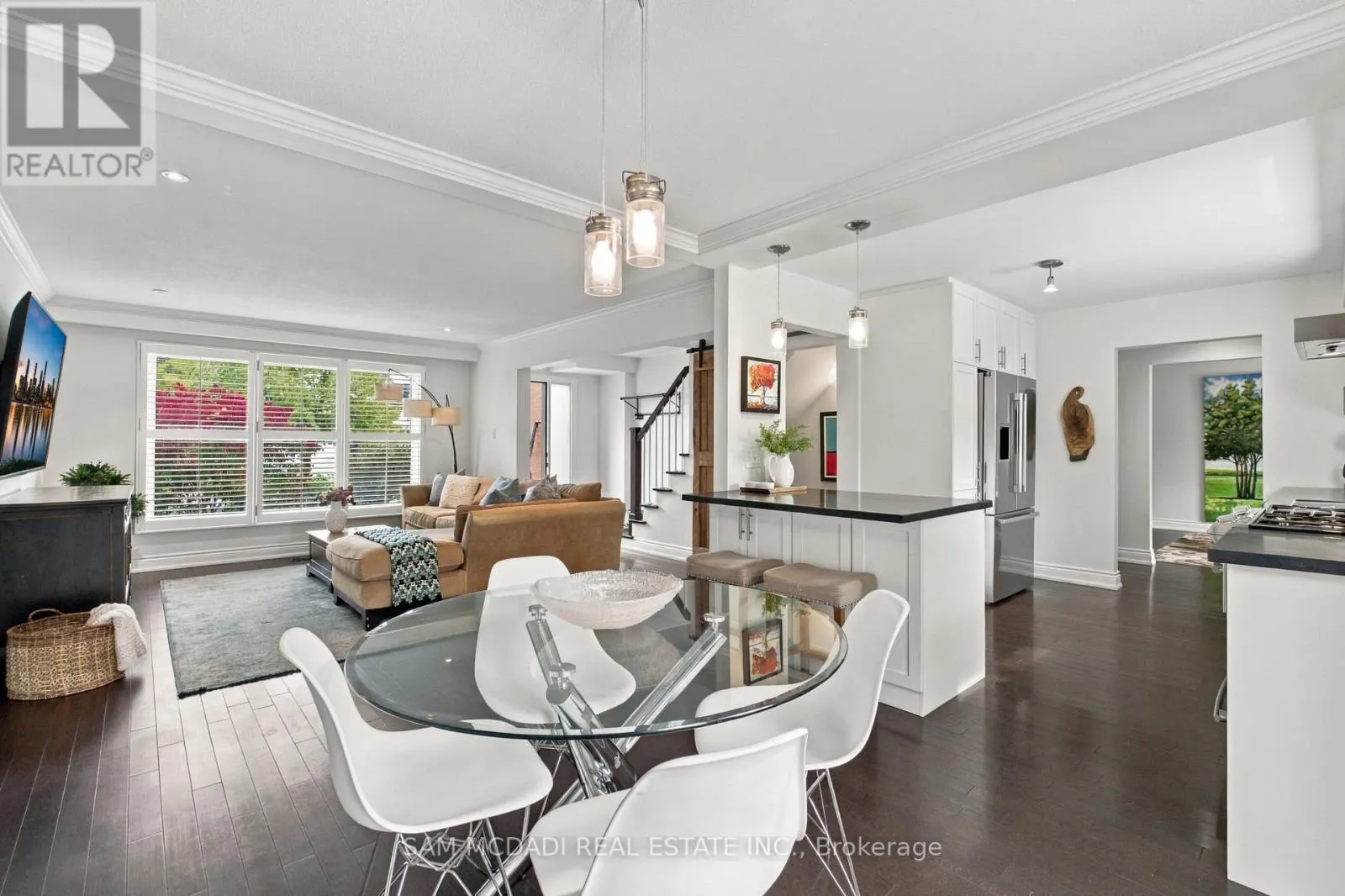 2528 FRANKFIELD ROAD