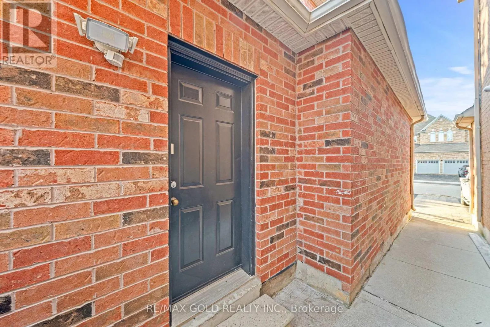 11 MAPLE VALLEY STREET