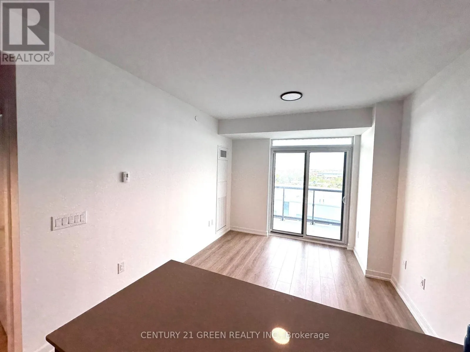 503 - 10 LAGERFELD DRIVE