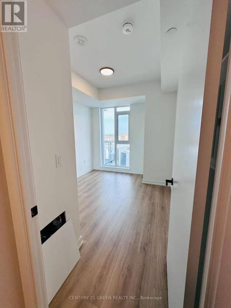 503 - 10 LAGERFELD DRIVE