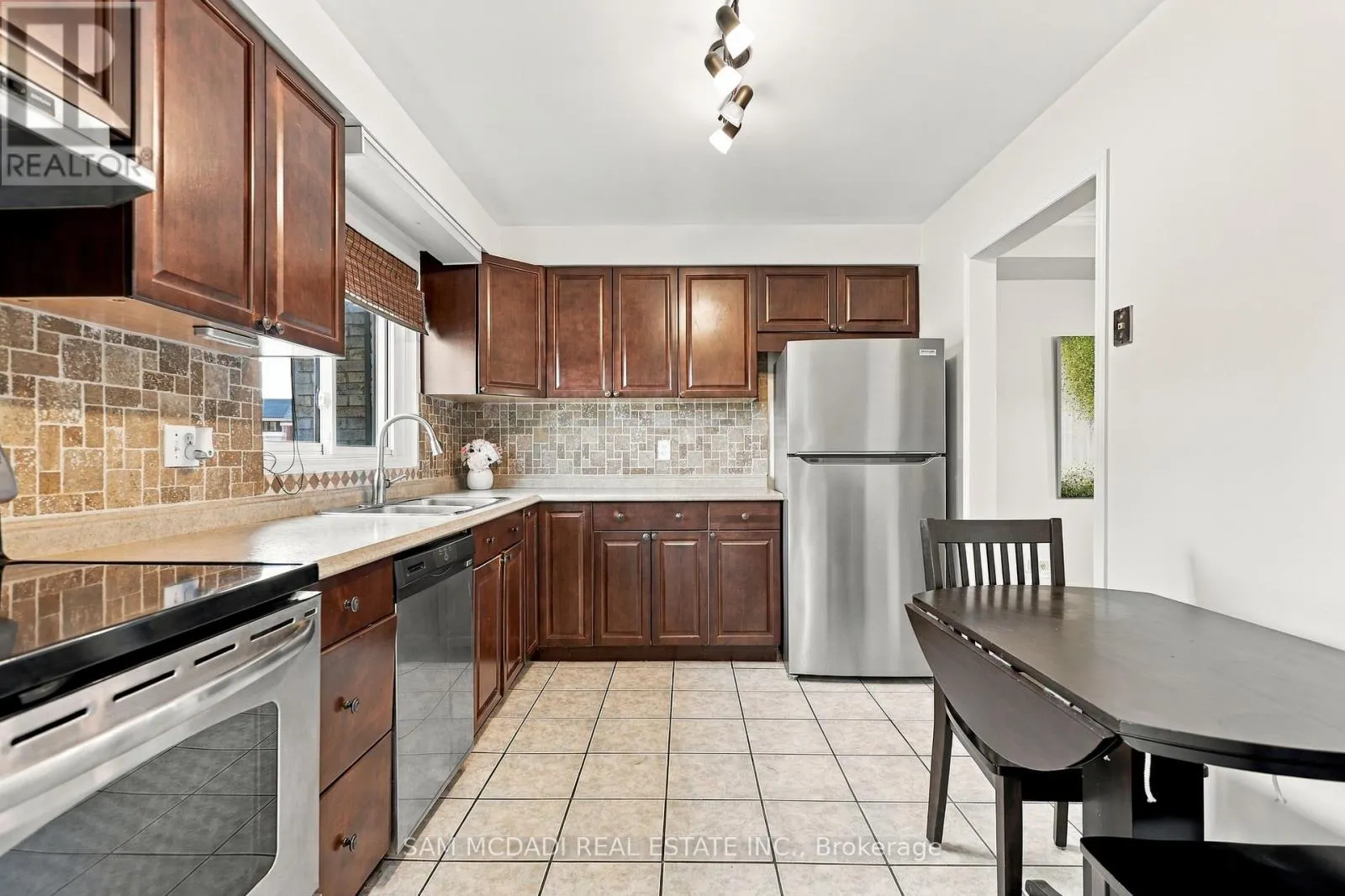87 - 2779 GANANOQUE DRIVE