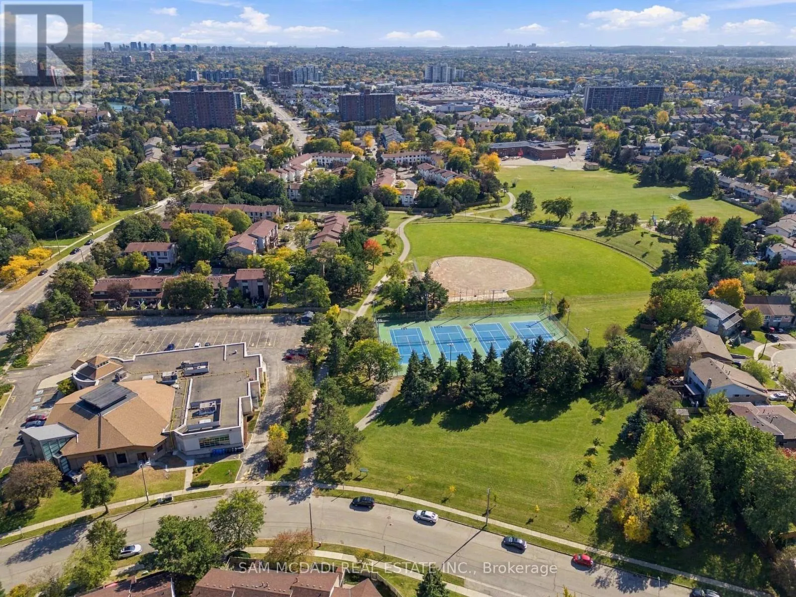 87 - 2779 GANANOQUE DRIVE