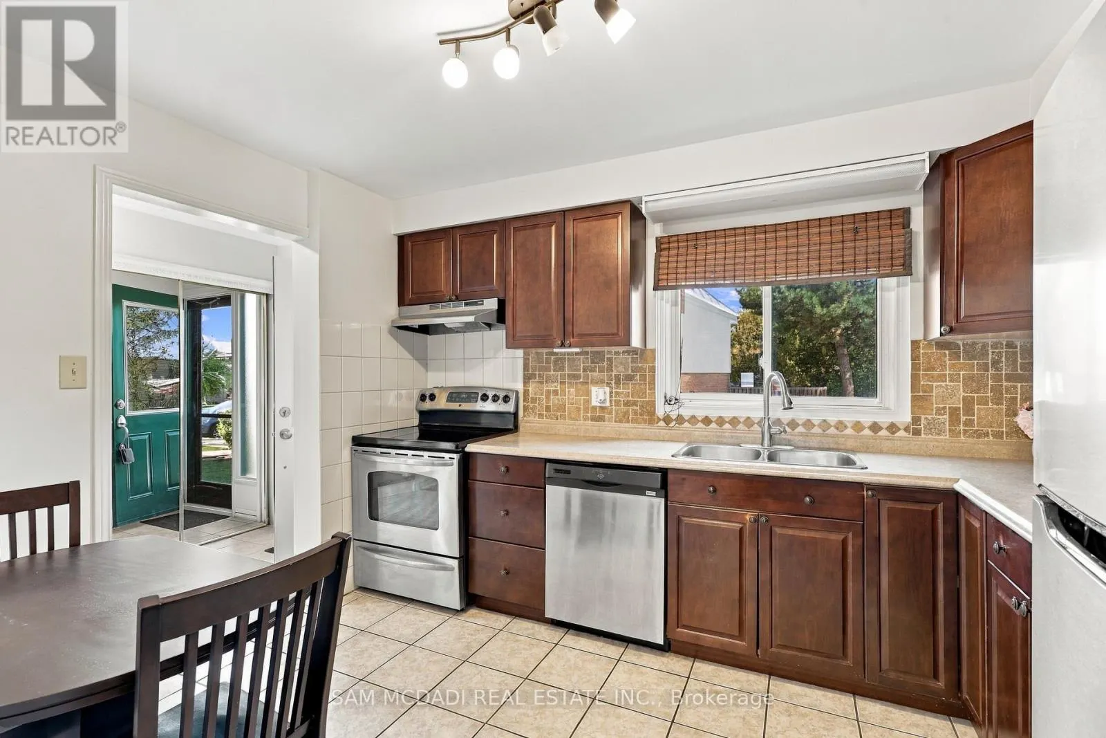 87 - 2779 GANANOQUE DRIVE
