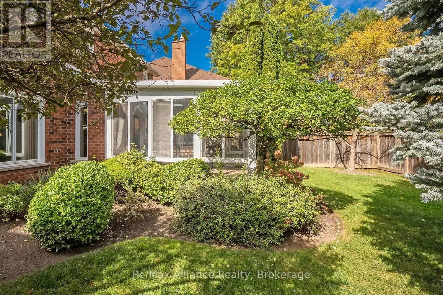2151 PINEVIEW DRIVE