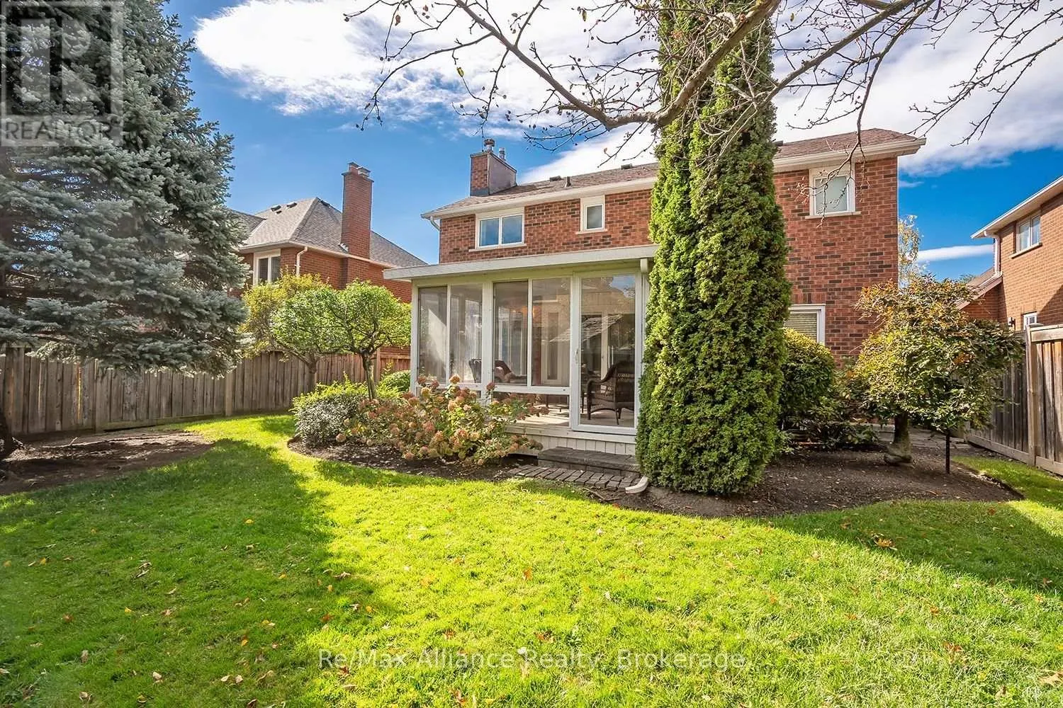 2151 PINEVIEW DRIVE