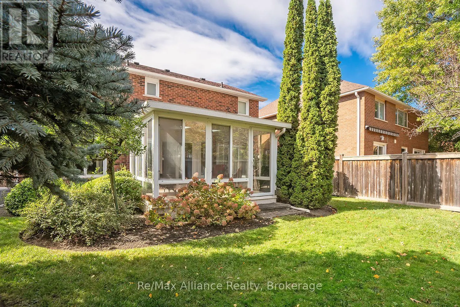 2151 PINEVIEW DRIVE