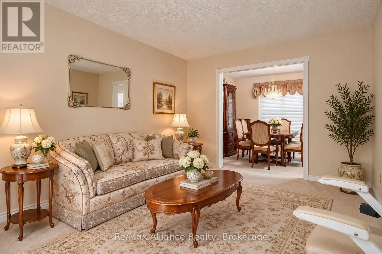 2151 PINEVIEW DRIVE