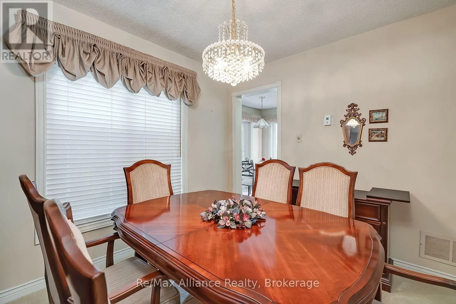 2151 PINEVIEW DRIVE