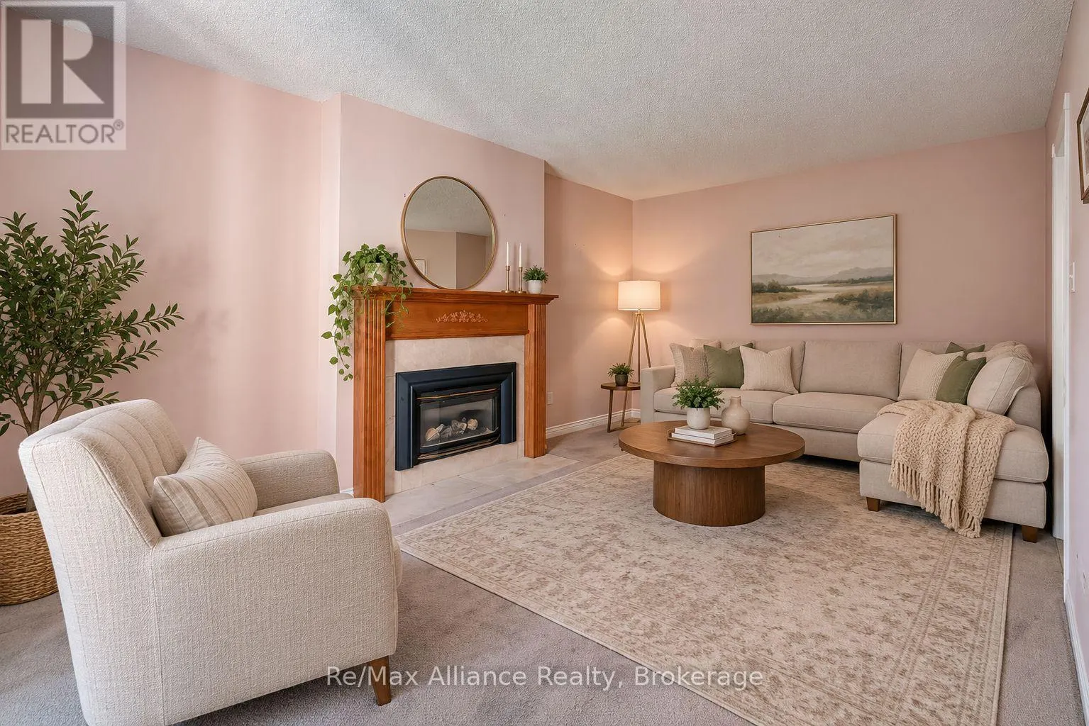 2151 PINEVIEW DRIVE