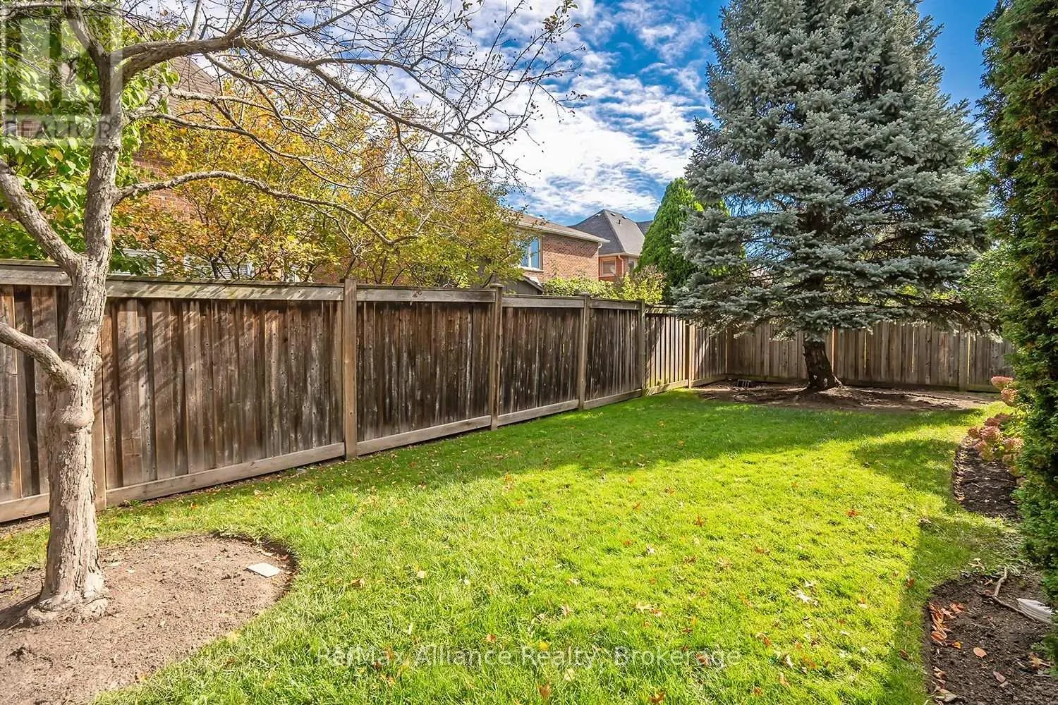 2151 PINEVIEW DRIVE